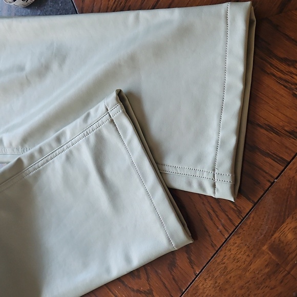 A&F Curve Love Mint Green Faux Leather 90's Ultra High Rise Straight Leg Pant 29 - Picture 7 of 16